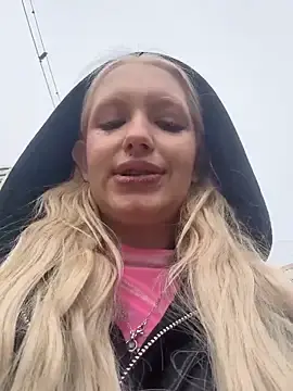 Stripchat Live Sex Cam of Mila_NoRules