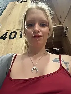 Stripchat Live Sex Cam of Mila_NoRules