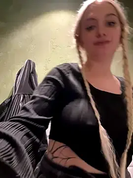 Stripchat Adult Video Chat of Milkyy_wway