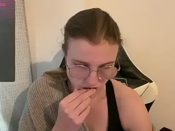 Stripchat Live Sex Cam of BustyKellyXXX