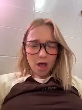 Stripchat Live Porn of Baby_Tiny