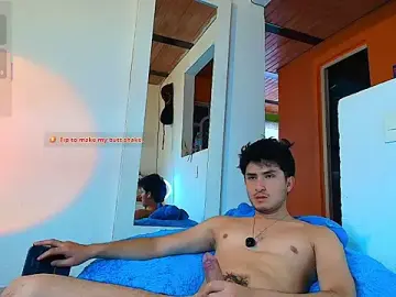 Stripchat Sex Cam of santyago_taylor