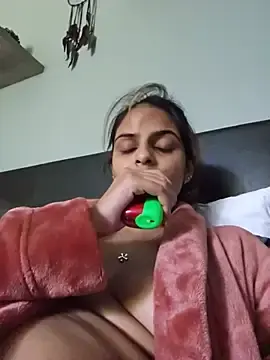 Stripchat Free Live Porn of DirtySnowball69