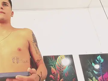 Stripchat Live Sex Cam of Luxury_Guy