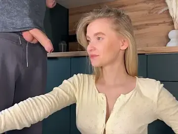 Stripchat Live Sex Cam of Adelovenick