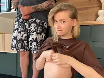 Stripchat Watch Live Sex Cams of Adelovenick