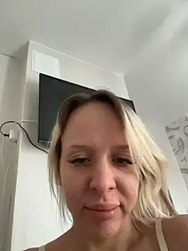 Stripchat Adult Webcam of LikaCat