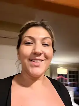 Stripchat Live Sex of LittleMissEeve