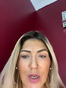 Stripchat Live Sex of LittleMissEeve