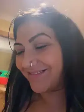 Stripchat Live Sex Cam of LittleMissEeve