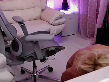 Stripchat Nude Webcam of CarrieLoveX