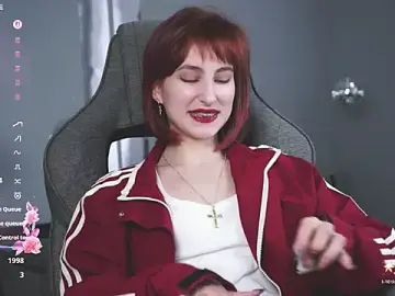 Stripchat Adult Webcam of LuxRayi