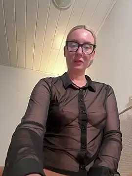 Stripchat Free Porn Cam of CutieEmy