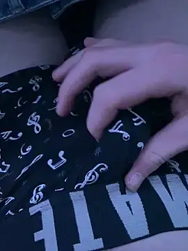 Stripchat Free Live Porn of LittleGuy_2007