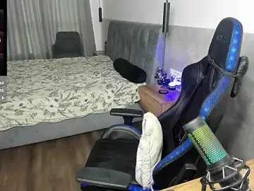 Stripchat Sex Cam of MCfly_11