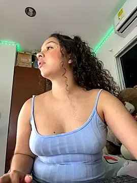 Stripchat Free Porn Cam of Shara_dreams