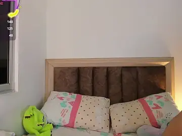 Stripchat Free Live Porn of Shara_dreams