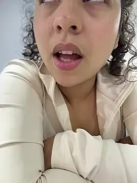 Stripchat Sex Cam of Shara_dreams