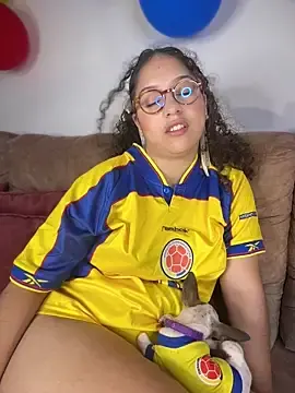 Stripchat Sex Cam of Shara_dreams