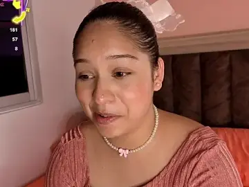 Stripchat Live Sex Cam of Shara_dreams