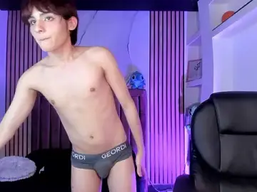 Stripchat Adult Webcam of MathiasGreen_