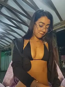 Stripchat Live Sex Cam of Lucia_princess_xxx