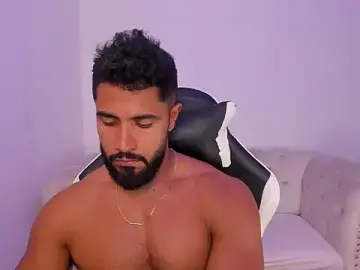 Stripchat Adult Webcam of Santiago_huntt