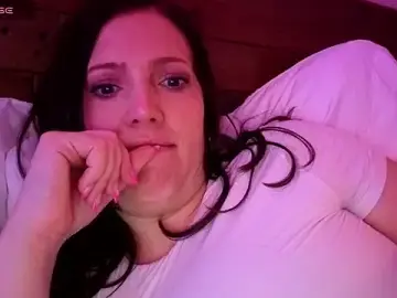 Stripchat Live Sex Cam of hollyharmd