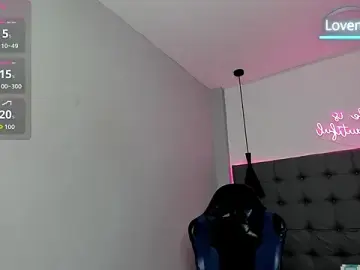 Stripchat Sex Cam of scarletcherry18