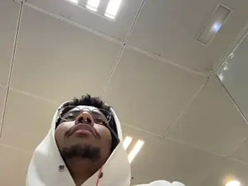 Stripchat Free Live Porn of BullBreeder