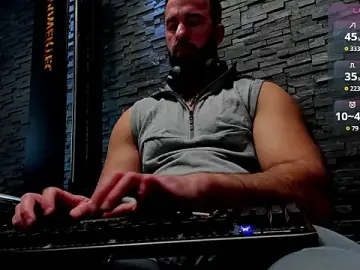 Stripchat Sex Cam of David_Big_Daddy