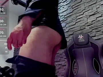 Stripchat Live Sex Cam of David_Big_Daddy