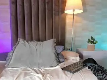 Stripchat Free Porn Cam of Isaac_Grey