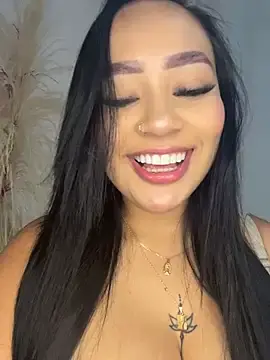 Stripchat Nude Webcam of Luisa_Fernandaa