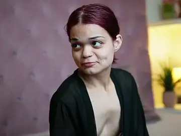 Stripchat Best Webcam of MaiaMini