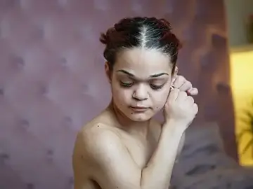 Stripchat Free Live Porn of MaiaMini