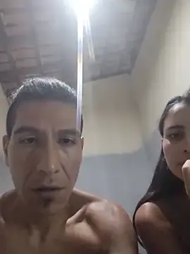 Stripchat Sex Cam of Rodrigohernan19