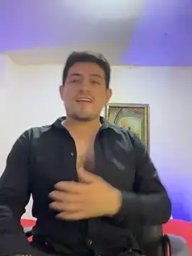 Stripchat Free Porn Cam of williamsmiiths16