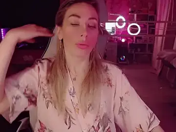 Stripchat Sex Cam of AnnieGOld_