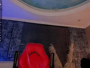 Stripchat Sex Cam of DannSmmith