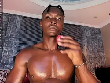 Stripchat Sex Cam of DannSmmith