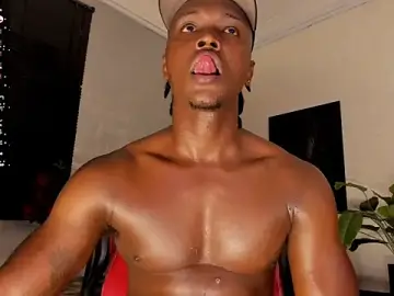 Stripchat Free Porn Cam of DannSmmith