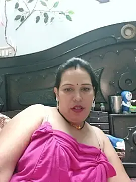 Stripchat Free Porn Cam of Poojabhabi101