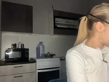 Stripchat Adult Webcams of BlondeDoes