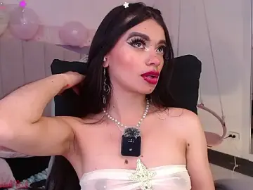 Stripchat Watch Live Sex Cams of Emerald_gh