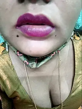 Stripchat Adult Webcams of Ramya-hot-gueen