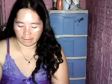 Stripchat Adult Webcam of hotpusie_4u