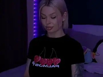 Stripchat Live Sex Cam of Sasha_Mason