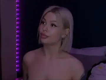 Stripchat Live Sex Cam of Sasha_Mason