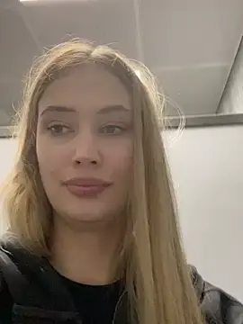 Stripchat Live Sex Cam of blonde_exe